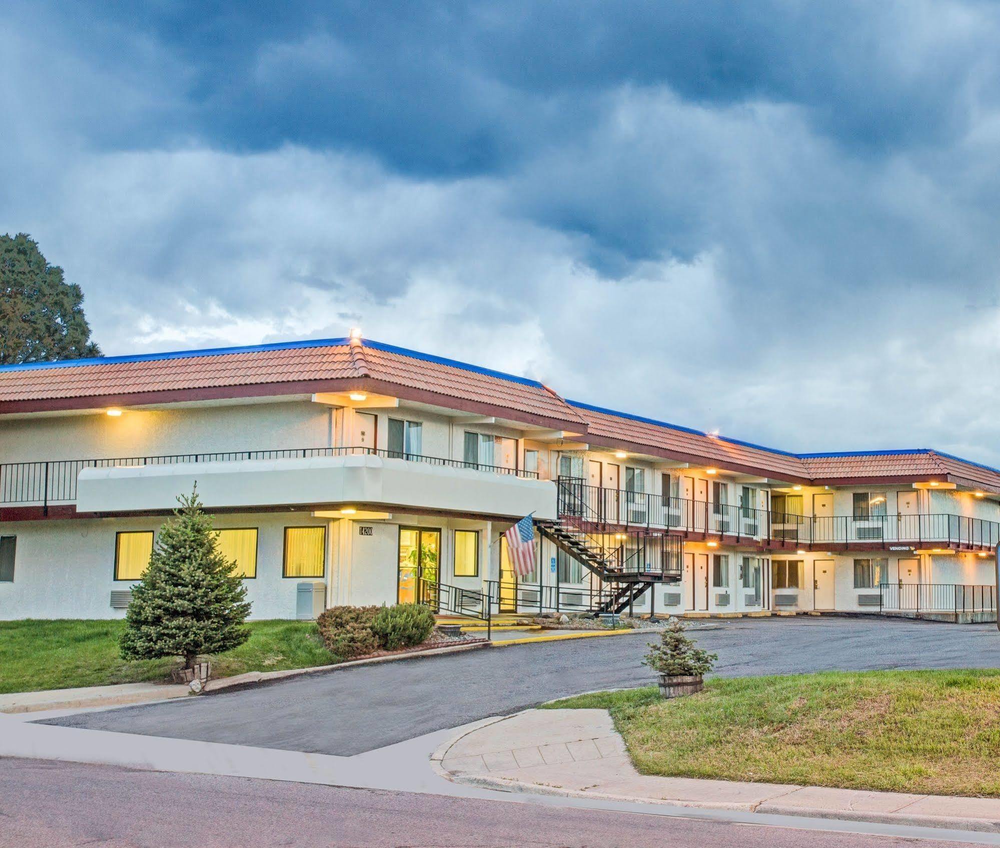 Knights Inn Aurora Exterior foto
