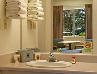 Knights Inn Aurora Quarto foto